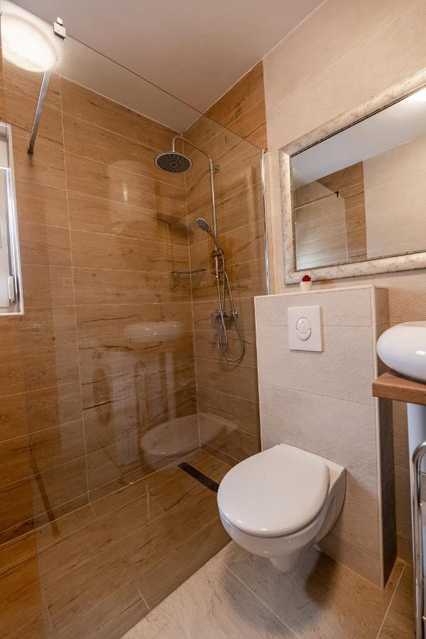 Aria Villa *