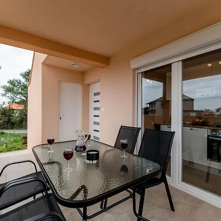 Holiday Home Aria Nin Exterior photo